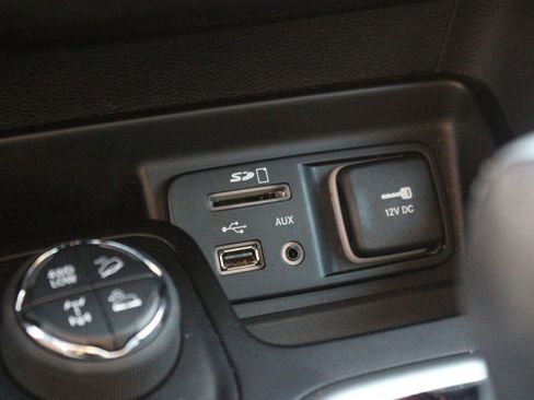 Used 2018 Jeep Cherokee Trailhawk w/ Quick Order Package 27L AWD/4WD image 28