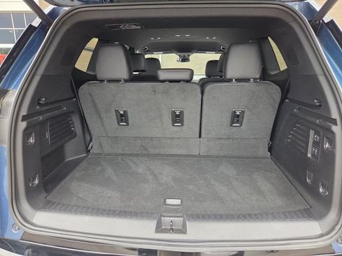 Used 2025 GMC Acadia Denali FWD image 28