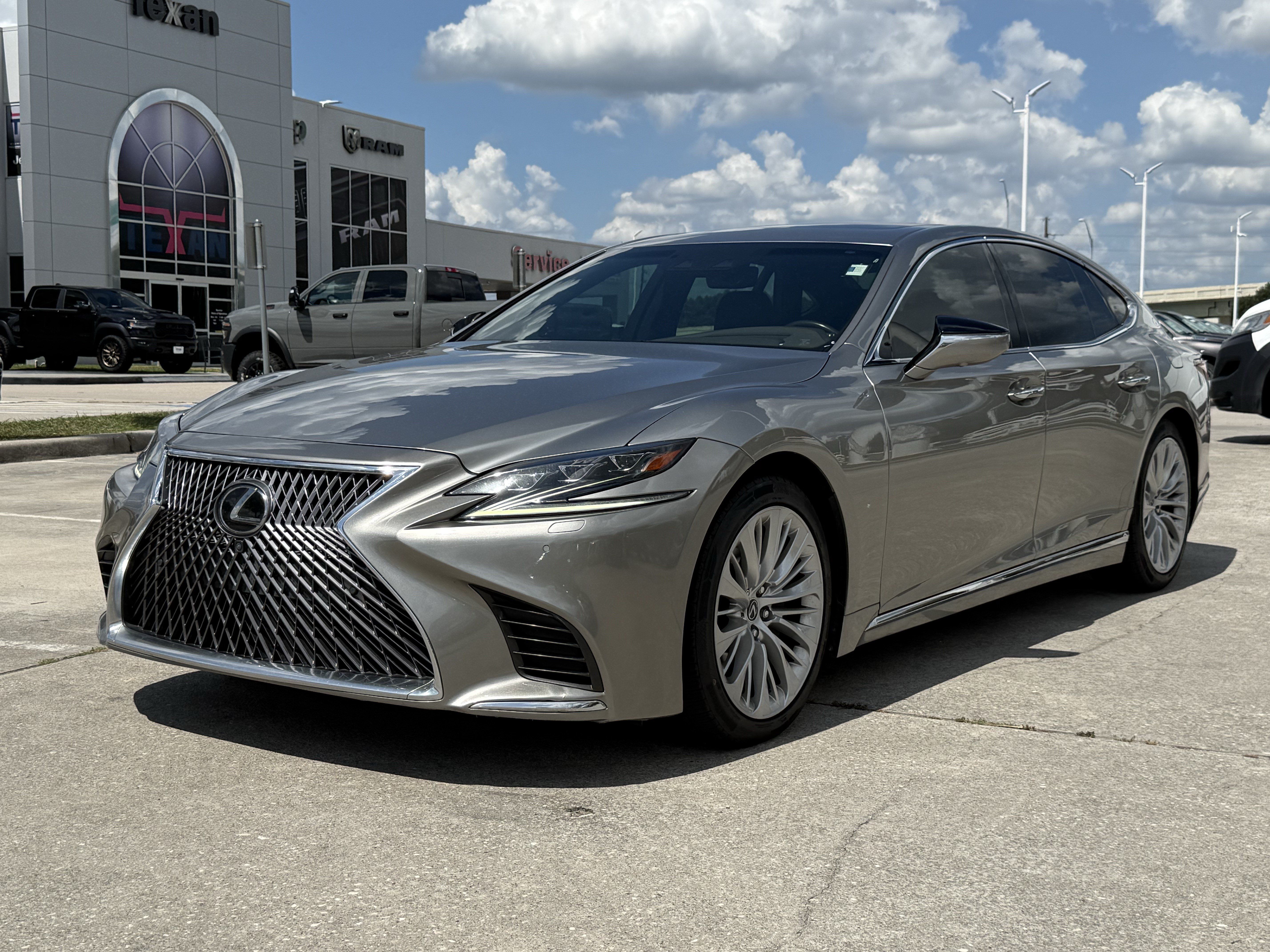 Used 2020 Lexus LS 500 w/ Interior Upgrade Package RWD image 9