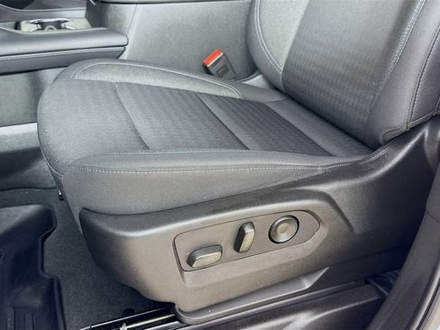 Used 2024 GMC Yukon XL SLE image 20