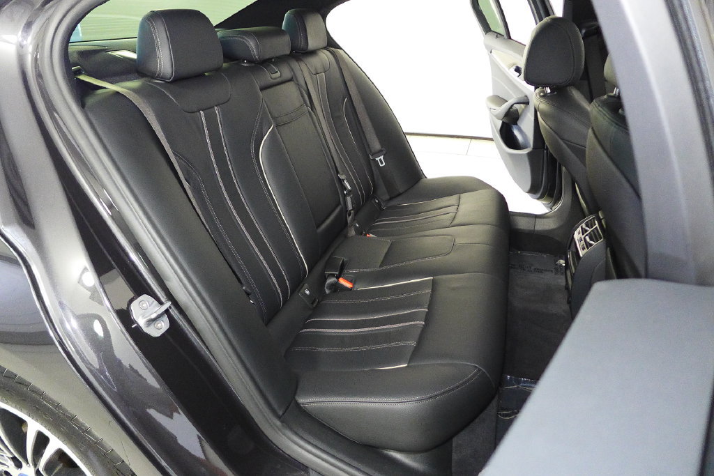 Used 2018 BMW 530e w/ Premium Package 2 RWD image 20