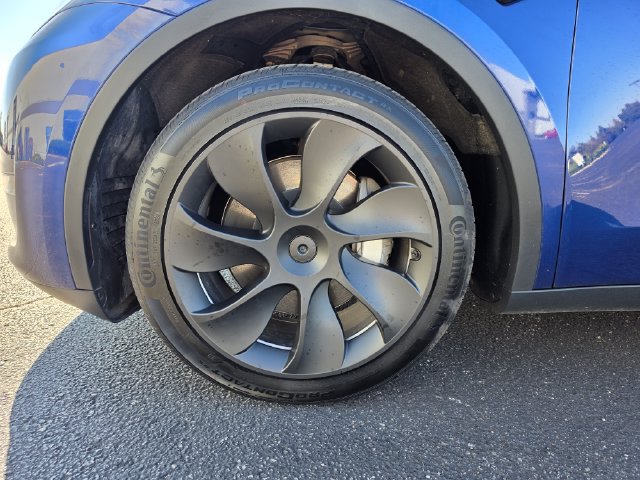Used 2025 Tesla Model Y Long Range AWD/4WD image 13