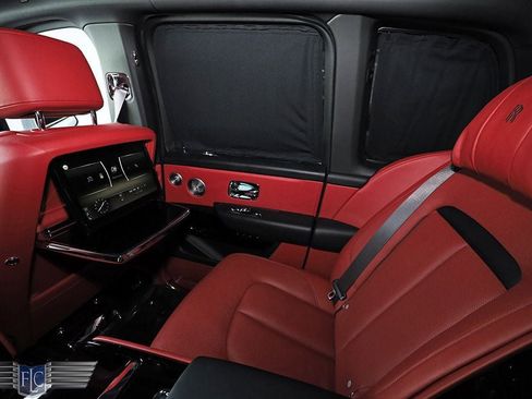 Used 2019 Rolls-Royce Cullinan image 22