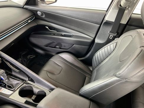 Used 2023 Hyundai Elantra Limited FWD image 25