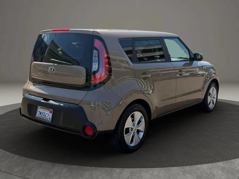 Used 2015 Kia Soul FWD image 5