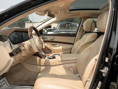 Used 2019 Mercedes-Benz S 560 4MATIC Sedan image 7