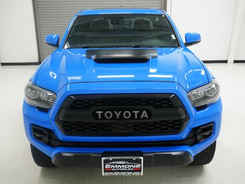 Used 2019 Toyota Tacoma TRD Pro AWD/4WD image 2