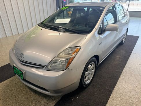 Used 2007 Toyota Prius w/ Pkg 2 FWD image 1