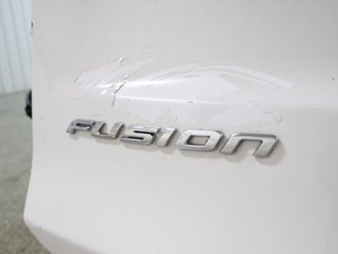 Used 2020 Ford Fusion SE FWD image 22