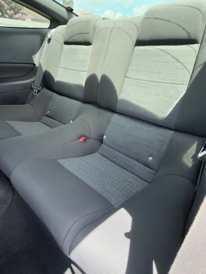 Used 2007 Ford Mustang Premium RWD image 12