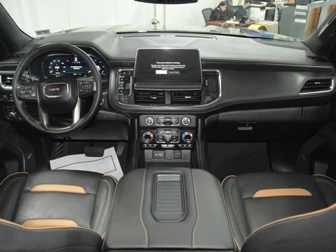 Used 2024 GMC Yukon AT4 w/ AT4 Premium Package AWD/4WD image 33