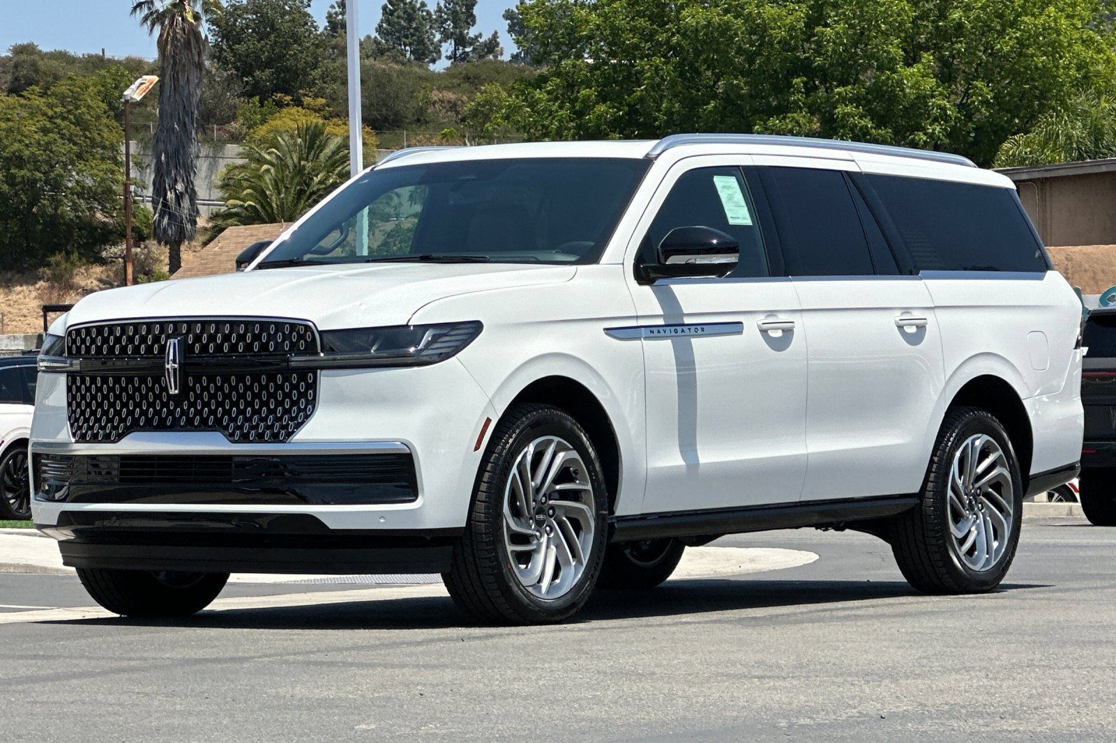 New 2026 Lincoln Navigator L Reserve AWD/4WD image 7