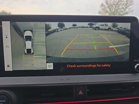 Used 2024 Toyota Prius Prime Premium image 23