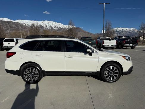 Used 2015 Subaru Outback 2.5i Limited image 2