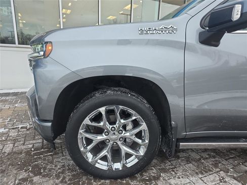 Used 2020 Chevrolet Silverado 1500 High Country w/ Technology Package AWD/4WD image 9