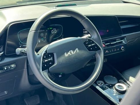 Certified 2025 Kia Niro EX FWD image 13