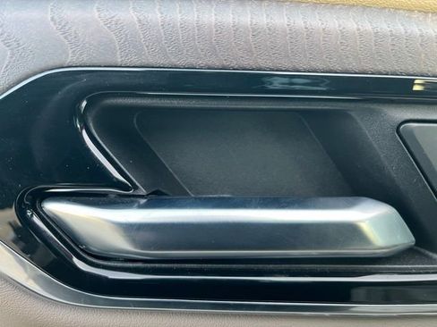 Used 2025 GMC Yukon Denali w/ Denali Reserve Package image 10