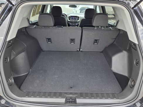 Used 2024 GMC Terrain SLE w/ Driver Convenience Package FWD image 8