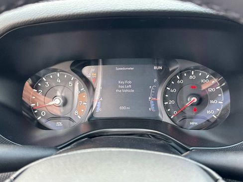 New 2025 Jeep Compass Latitude w/ Sun & Sound Group image 28