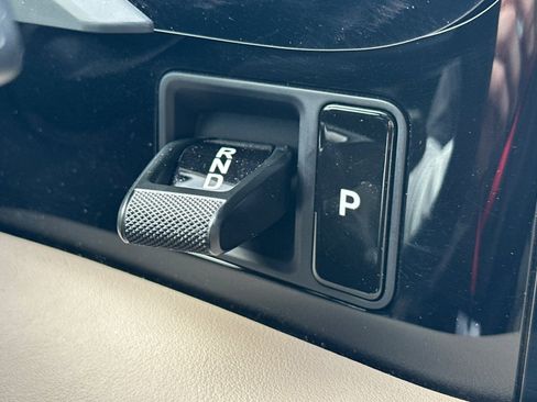 Used 2022 Porsche Taycan image 21