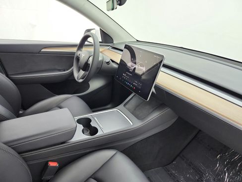 Used 2023 Tesla Model Y Long Range AWD/4WD image 21