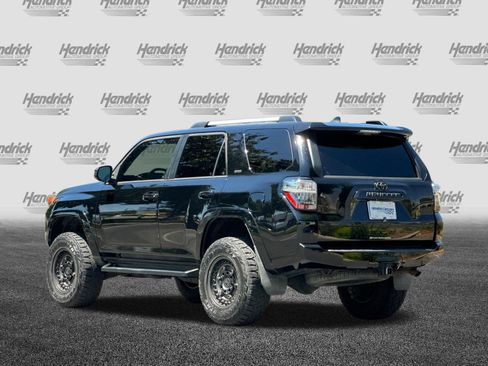 Used 2019 Toyota 4Runner SR5 AWD/4WD image 7