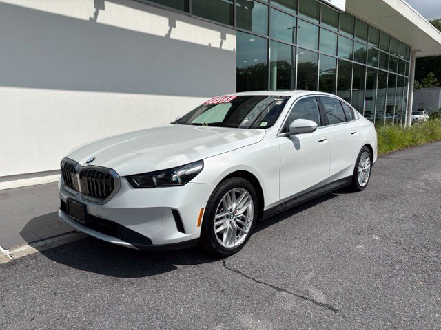 Certified 2024 BMW 530i xDrive w/ Premium Package AWD/4WD image 3
