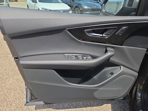 Used 2025 Audi Q8 Premium w/ Black Optic Package AWD/4WD image 6