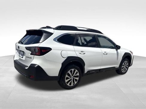 Used 2024 Subaru Outback Premium AWD/4WD image 7