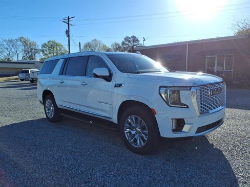 Used 2024 GMC Yukon XL Denali image 4
