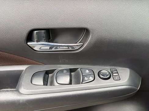 Used 2021 Nissan Kicks SR w/ Exterior Package image 4