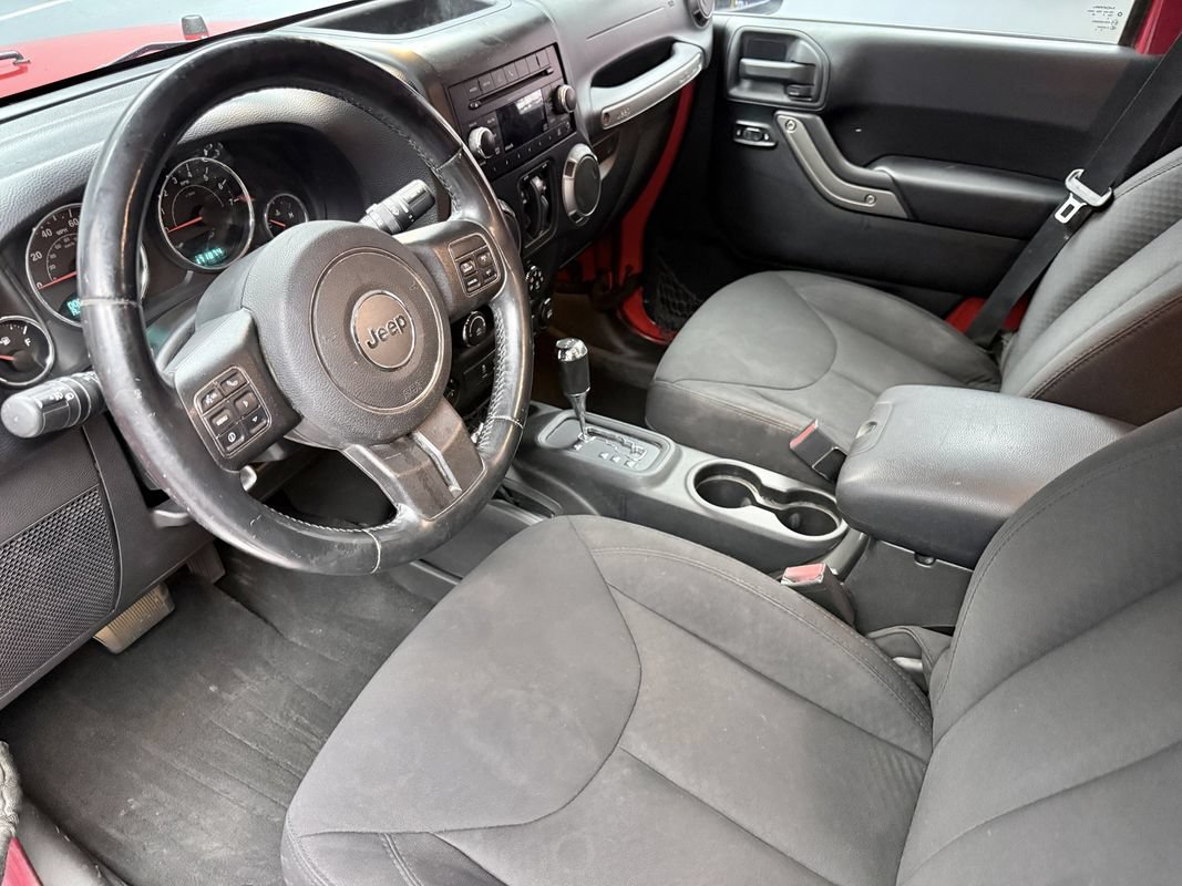 Used 2014 Jeep Wrangler Unlimited Sport w/ Quick Order Package 24S AWD/4WD image 9
