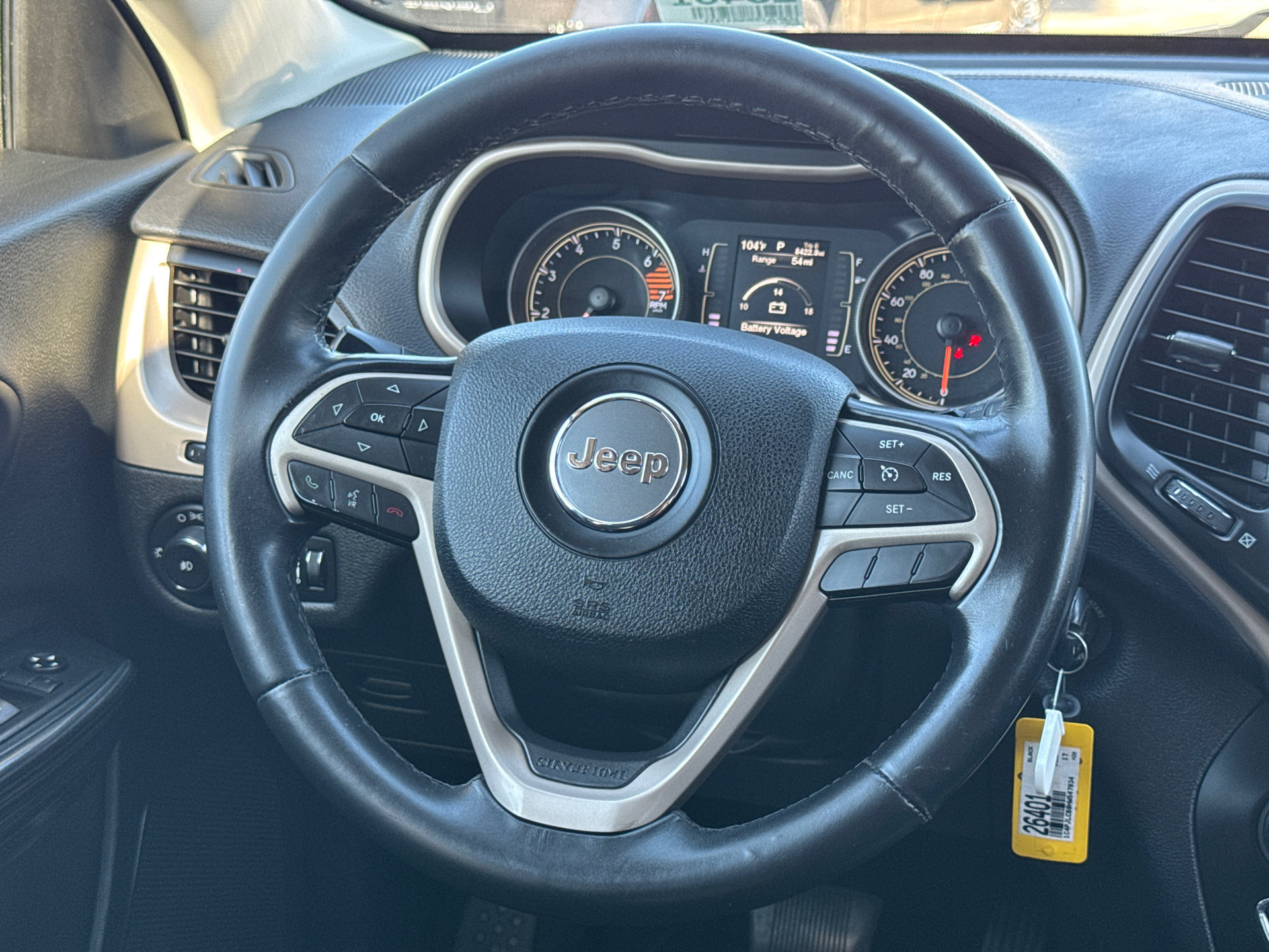 Used 2017 Jeep Cherokee Latitude FWD image 16