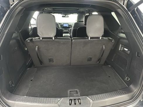 Used 2023 Ford Explorer ST-Line w/ Class IV Trailer Tow Package image 16