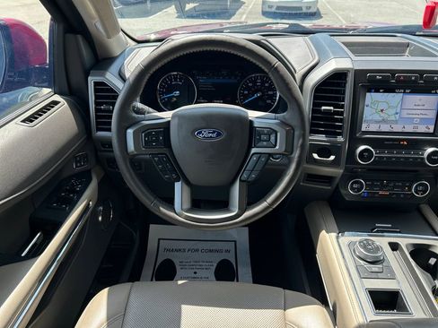 Used 2018 Ford Expedition XLT w/ Equipment Group 202A RWD image 19