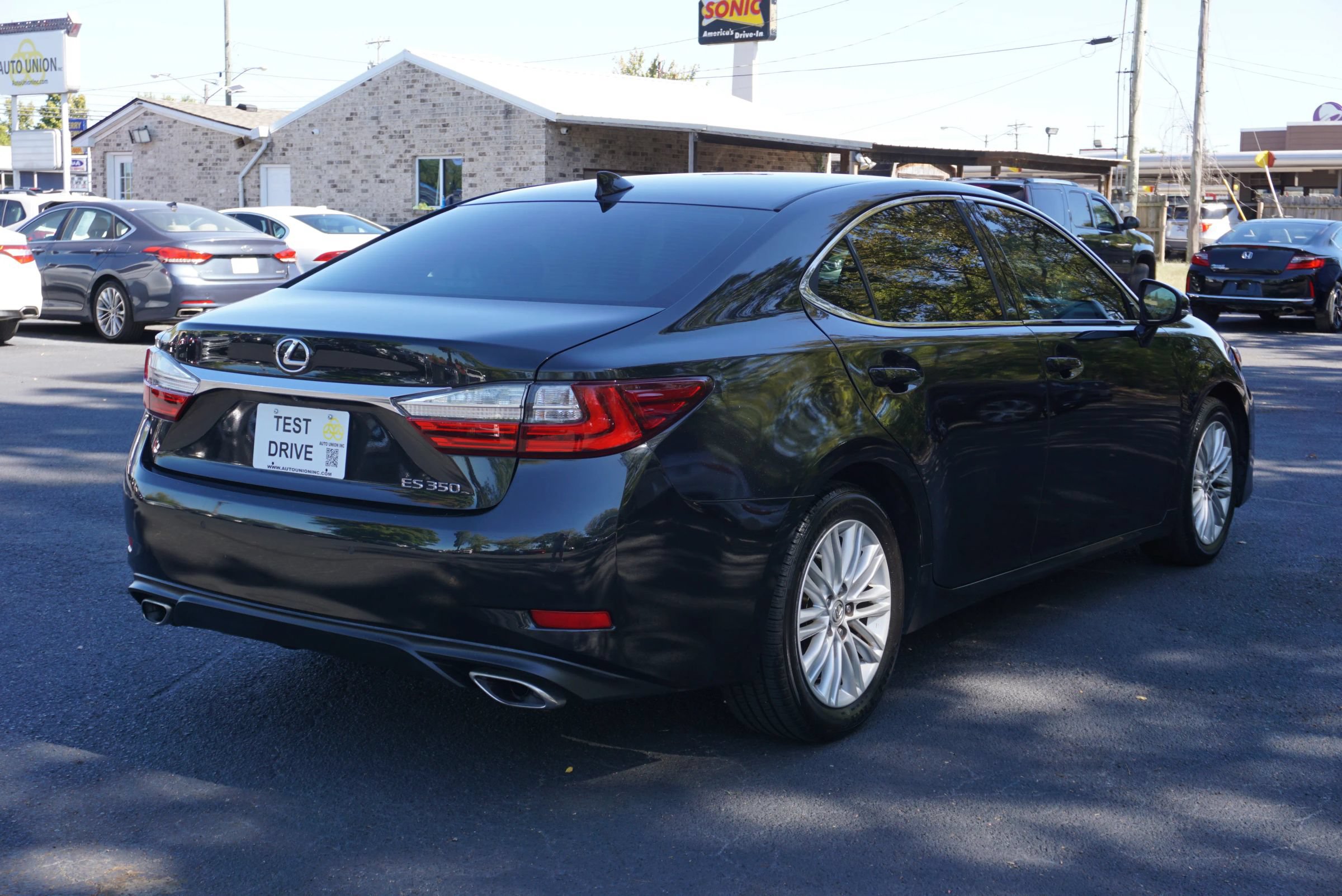 Used 2016 Lexus ES 350 w/ Premium Package w/Wood Trim FWD image 5