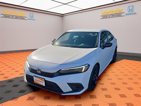 Used 2023 Honda Civic Sport image 1