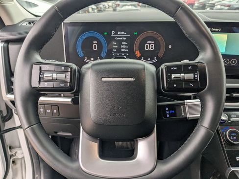 Used 2025 Hyundai Santa Fe SEL FWD image 16