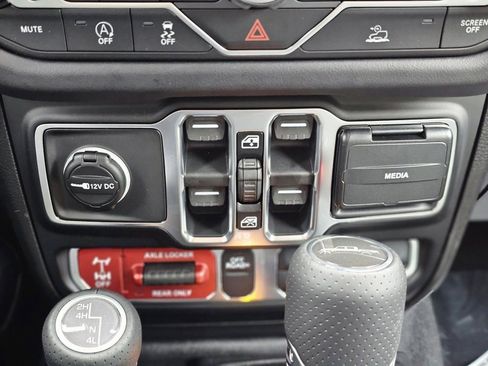 New 2026 Jeep Gladiator Mojave AWD/4WD image 18