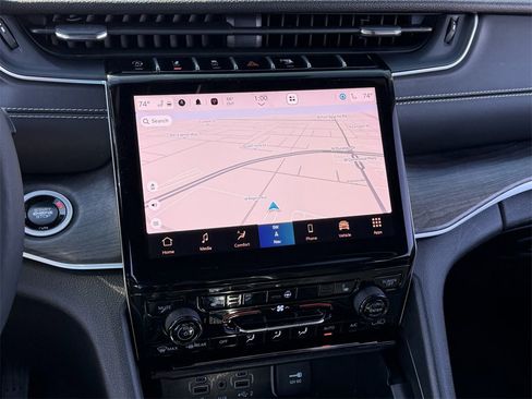 Certified 2024 Jeep Grand Cherokee Limited w/ Black Appearance Package image 16