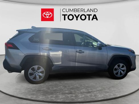 Used 2020 Toyota RAV4 LE AWD/4WD image 5