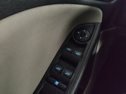 Used 2018 Ford Focus SE FWD image 27