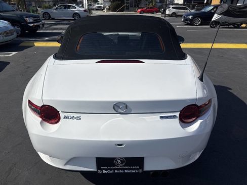 Used 2021 MAZDA MX-5 Miata Sport RWD image 17