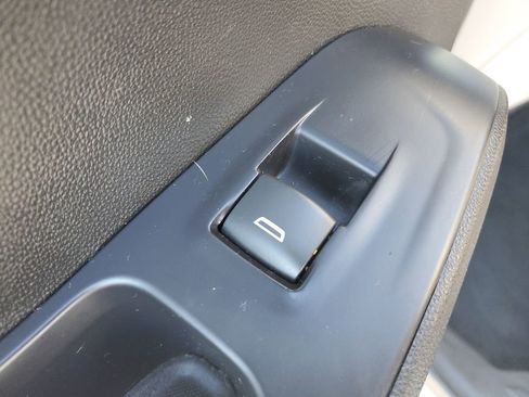 Used 2022 Chevrolet Traverse LS image 16