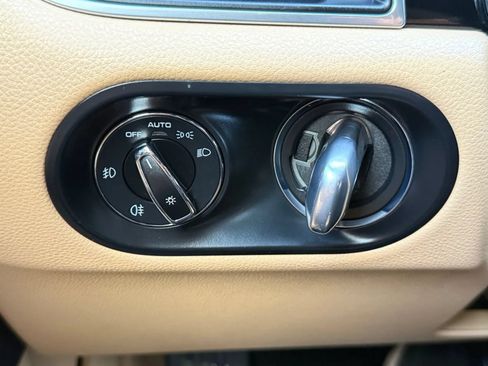 Used 2018 Porsche Macan Sport Edition AWD/4WD image 39