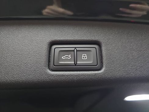 Used 2025 Audi Q5 Premium Plus w/ Premium Plus AWD/4WD image 16