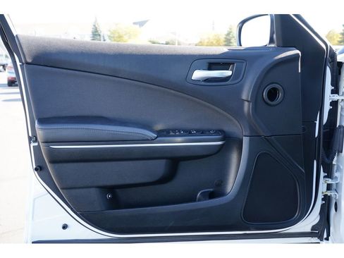 Used 2018 Dodge Charger SXT image 14