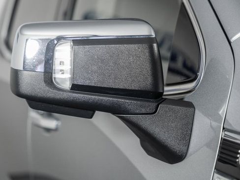 Used 2025 GMC Sierra 1500 SLT image 15