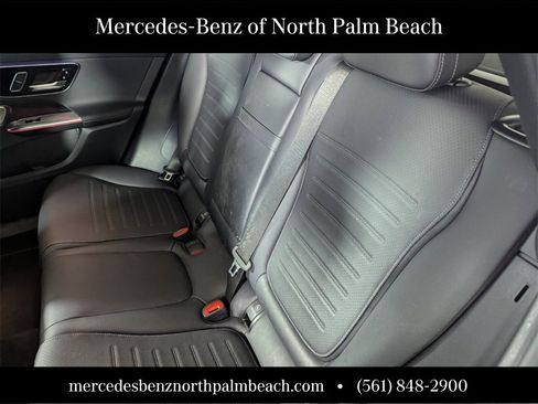 Used 2025 Mercedes-Benz GLC 300 image 13