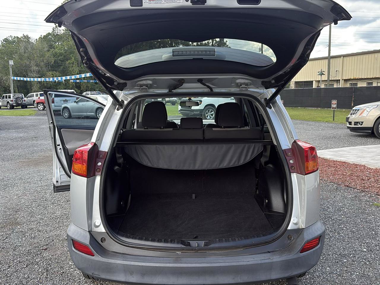 Used 2015 Toyota RAV4 XLE FWD image 19